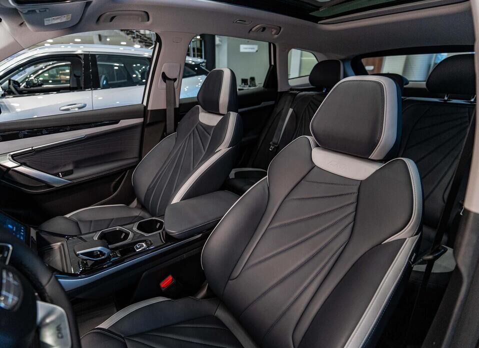 Geely Atlas, II 2.0 AT (200 л.с.) 4WD