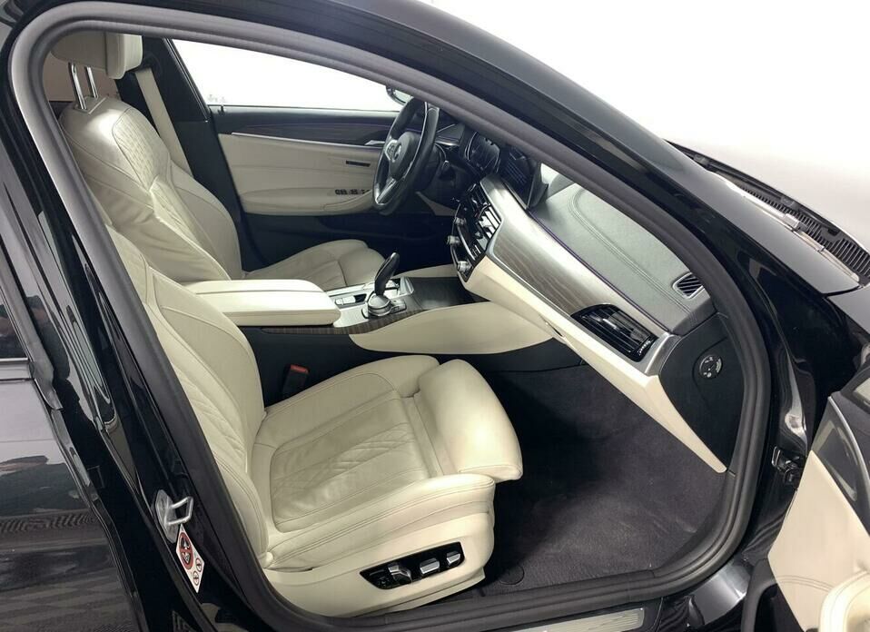 BMW 5 серии 530d xDrive 3.0d AT (249 л.с.) 4WD