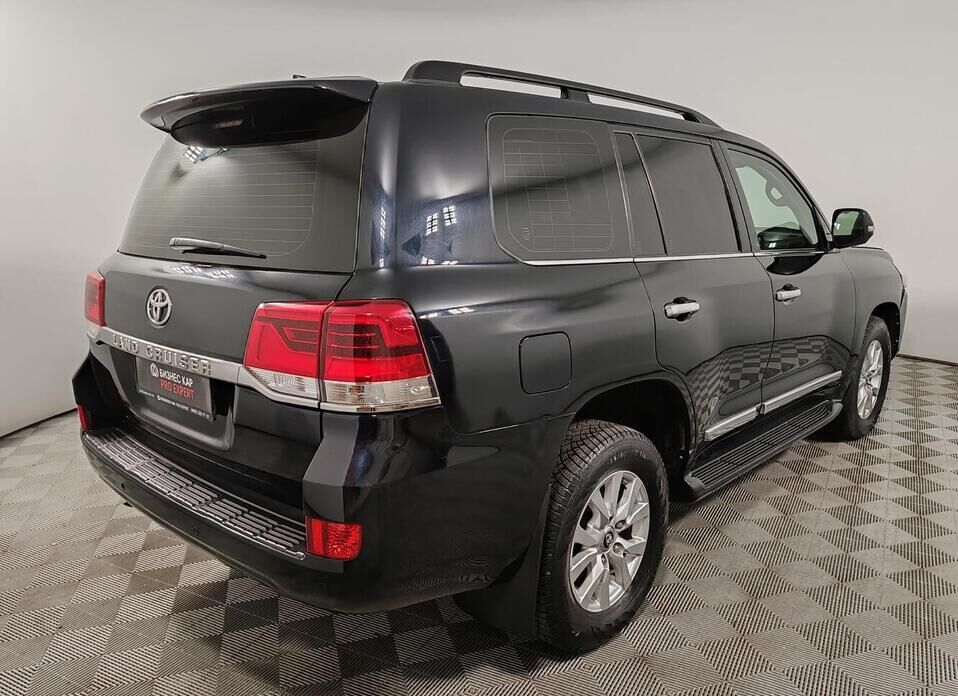 Toyota Land Cruiser, 200 Series Рестайлинг 2 4.5d AT (249 л.с.) 4WD