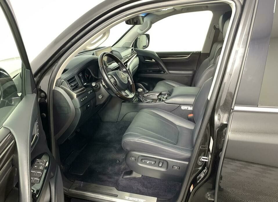 Lexus LX 570 5.7 AT (367 л.с.) 4WD
