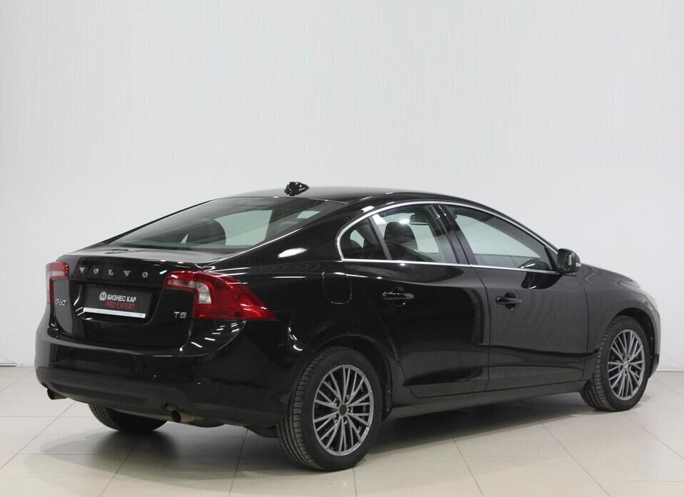Volvo S60, II 2.5 AT (249 л.с.)