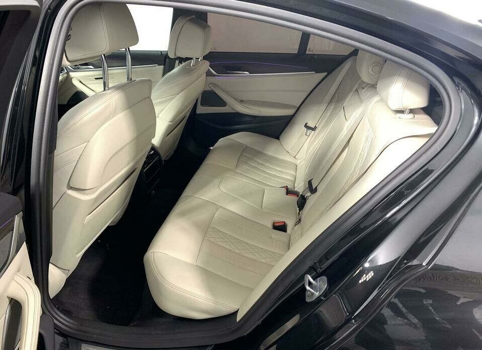 BMW 5 серии 530d xDrive 3.0d AT (249 л.с.) 4WD