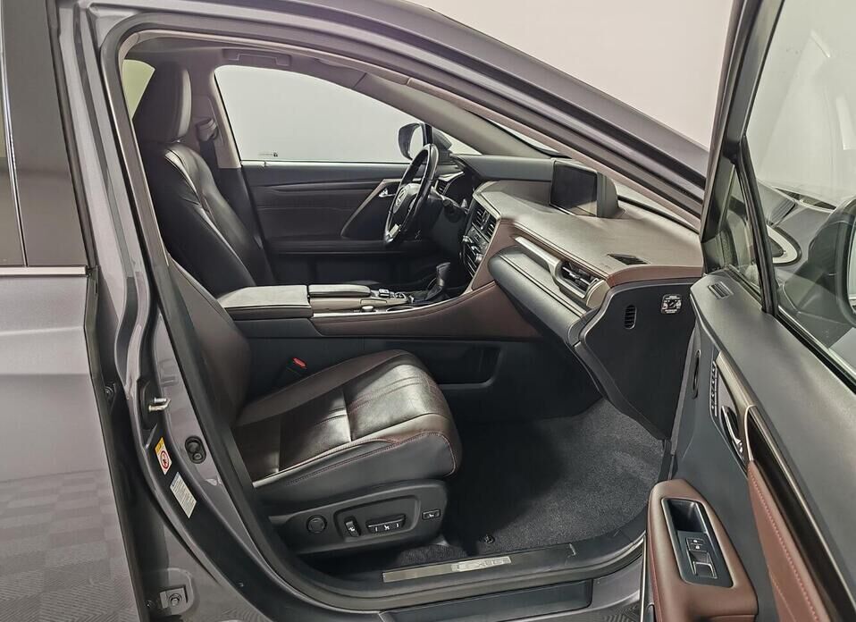 Lexus RX, IV 200t 2.0 AT (238 л.с.) 4WD