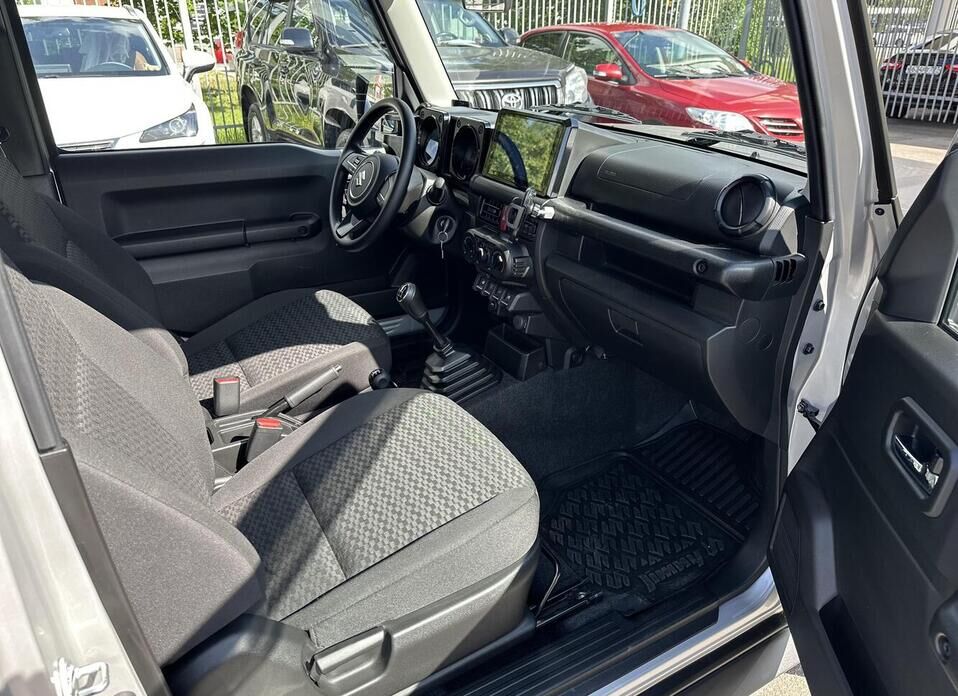 Suzuki Jimny 1.5 MT (102 л.с.) 4WD