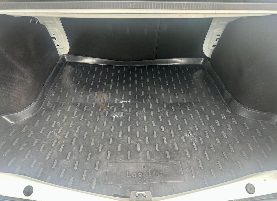 Renault Logan, II Рестайлинг 1.6 MT (82 л.с.)