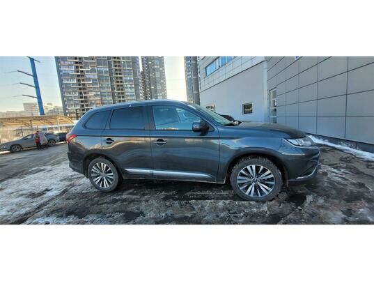 Mitsubishi Outlander, 2020 г., 107 044 км