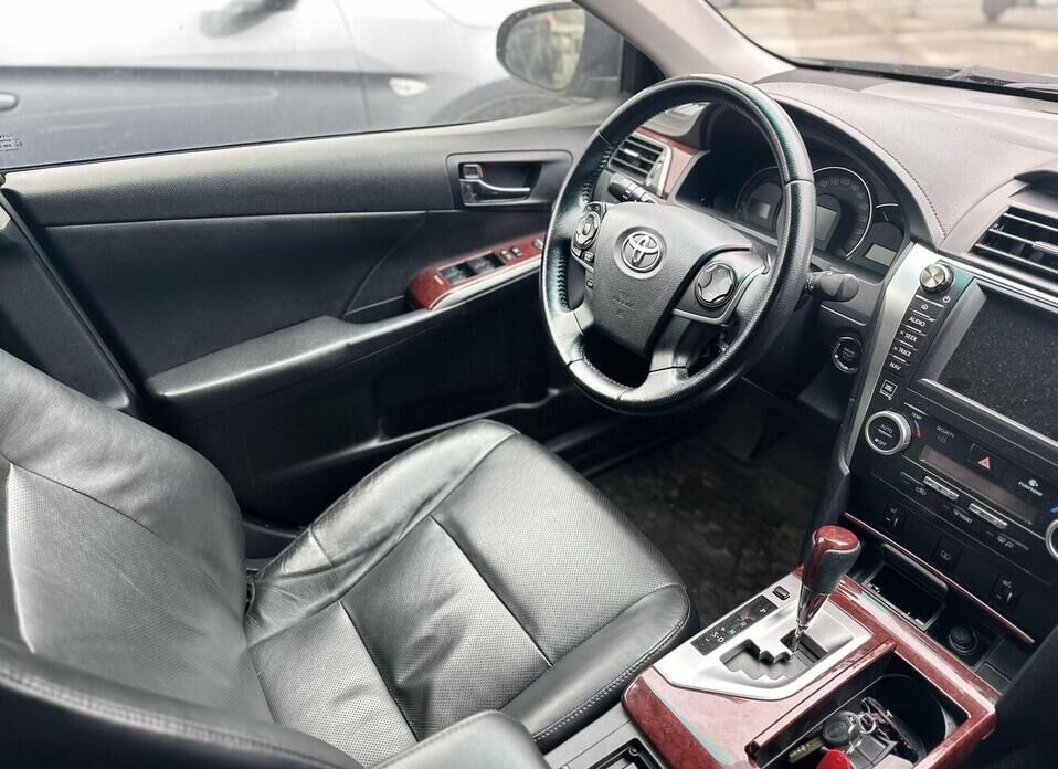 Toyota Camry 3.5 AT (249 л.с.)