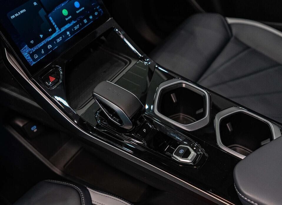 Geely Atlas, II 2.0 AT (200 л.с.) 4WD