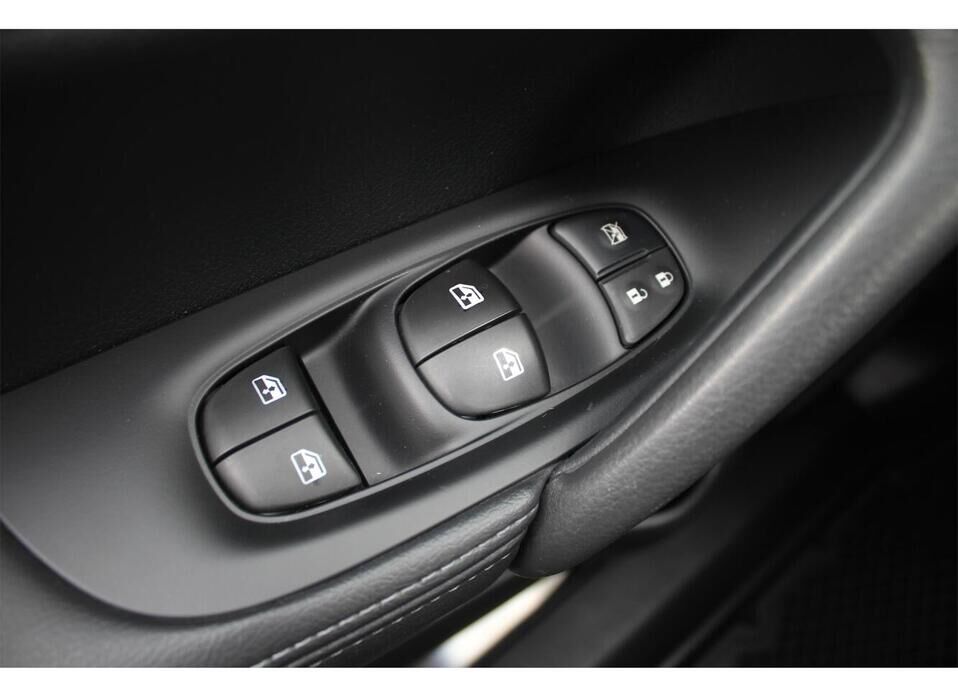 Nissan Qashqai, II Рестайлинг 2.0 CVT (144 л.с.)
