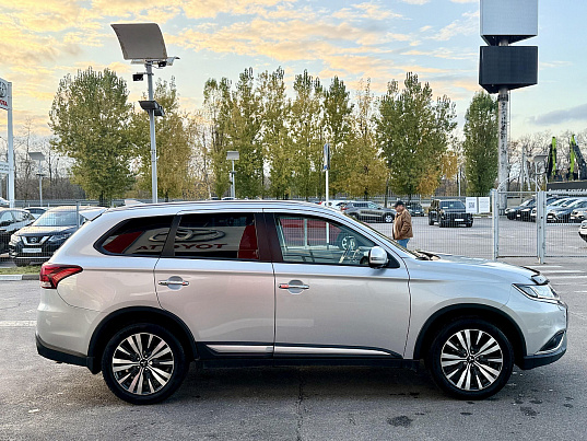 Mitsubishi Outlander, 2019 г., 159 184 км