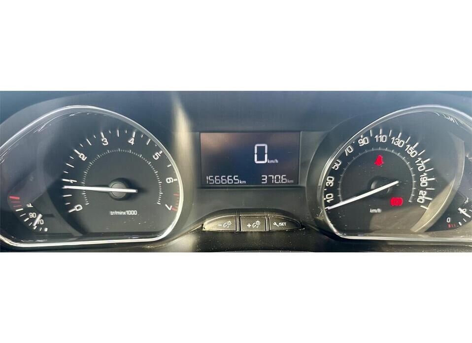Peugeot 2008, I 1.6 MT (114 л.с.)