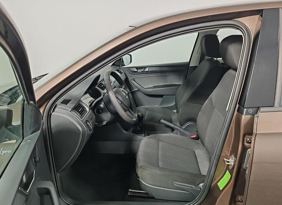 Skoda Rapid, I Рестайлинг 1.6 MT (90 л.с.)