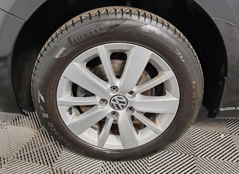 Volkswagen Jetta, VI 1.4 AMT (122 л.с.)