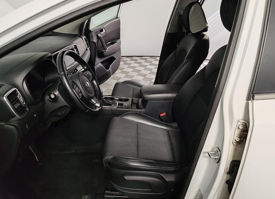 Kia Sportage, IV Рестайлинг 2.0 AT (150 л.с.)