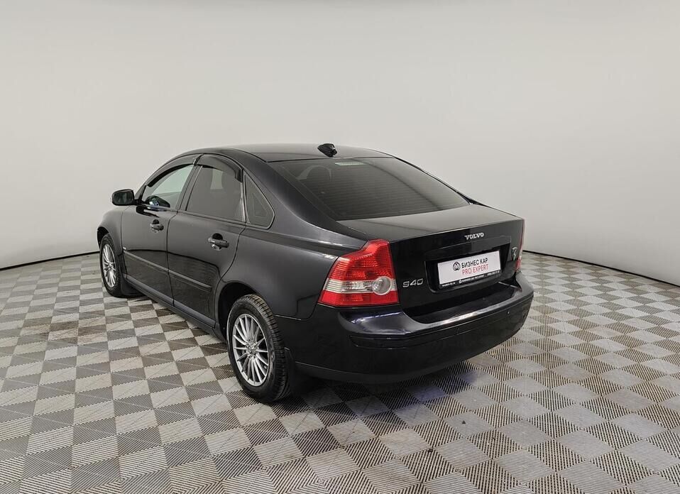 Volvo S40 1.6 MT (100 л.с.)