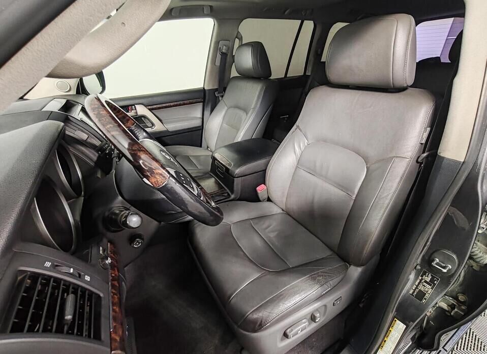 Toyota Land Cruiser, 200 Series 4.7 AT (288 л.с.) 4WD