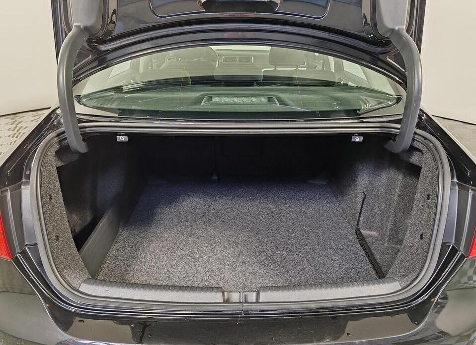 Volkswagen Jetta, VI 1.4 AMT (122 л.с.)