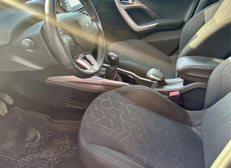 Peugeot 2008, I 1.6 MT (114 л.с.)