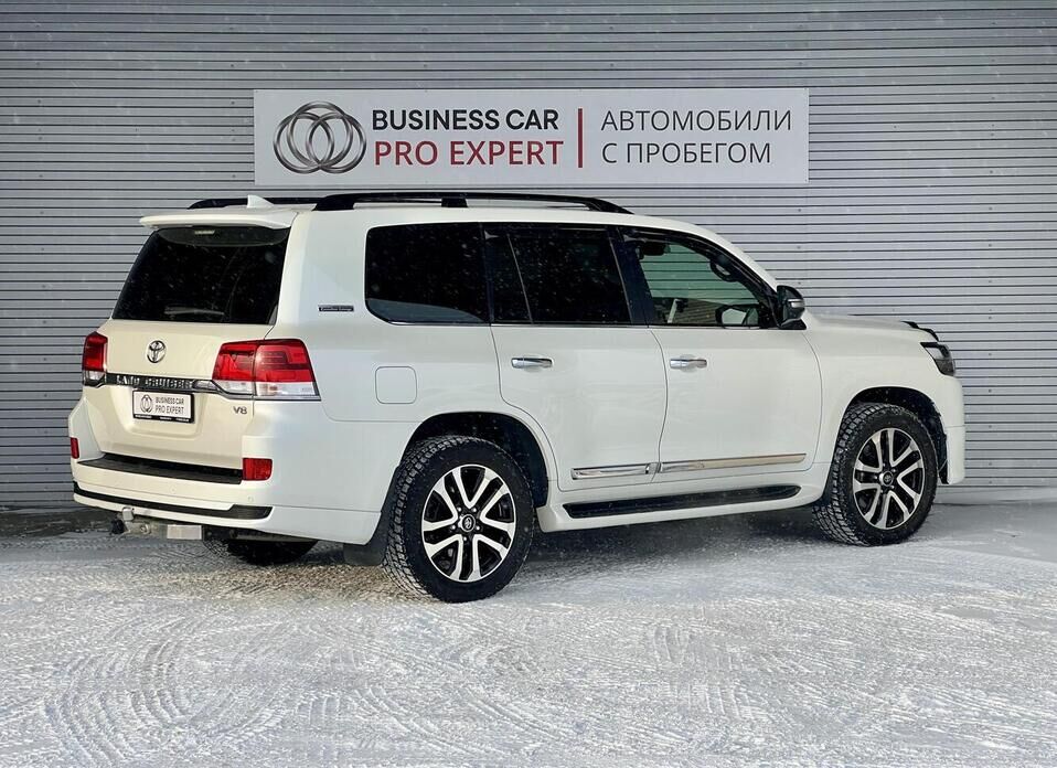 Toyota Land Cruiser, 200 Series Рестайлинг 2 4.5d AT (249 л.с.) 4WD