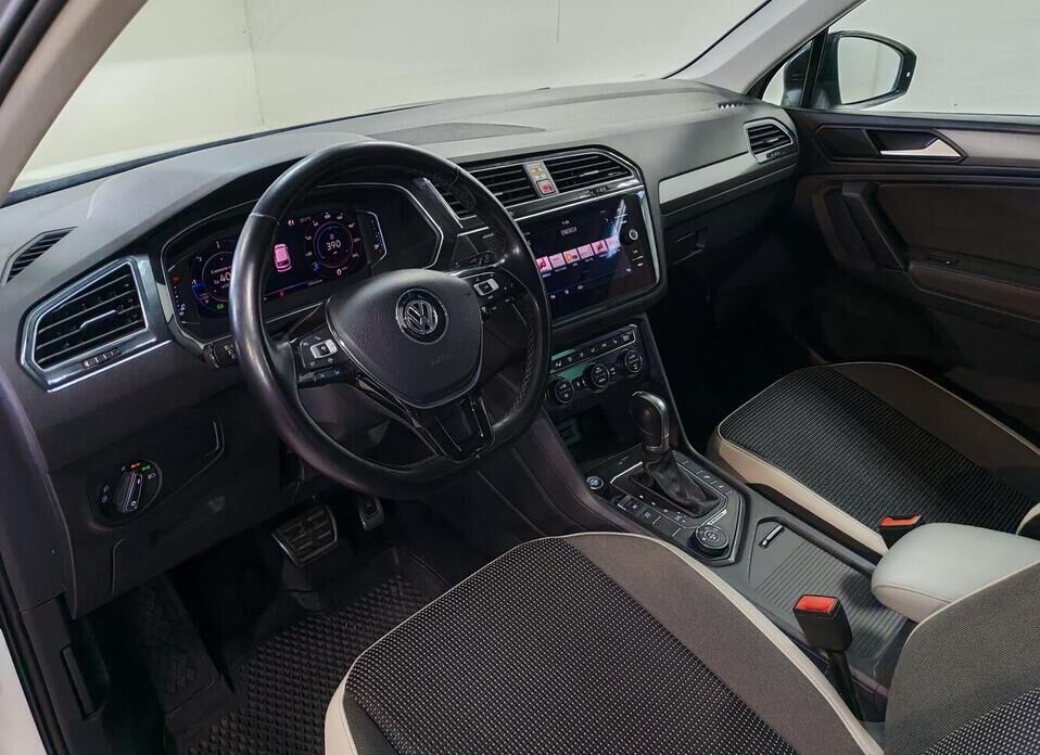 Volkswagen Tiguan, II 2.0d AMT (150 л.с.) 4WD