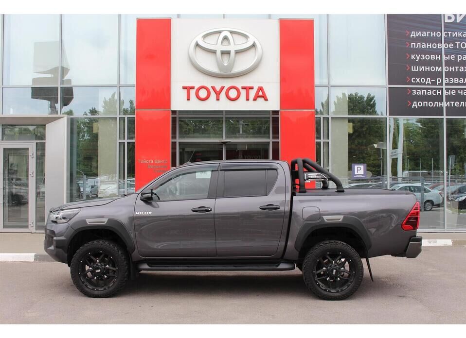 Toyota Hilux 2.8d AT (200 л.с.) 4WD