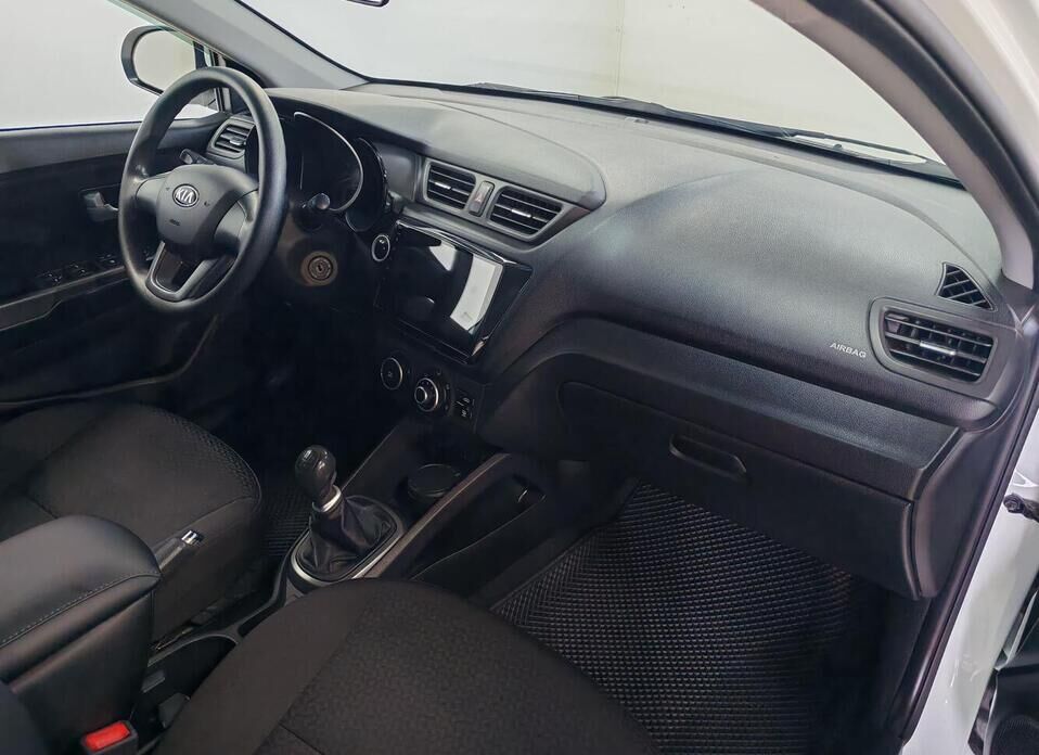 Kia Rio 5-speed 1.6 MT (123 л.с.)