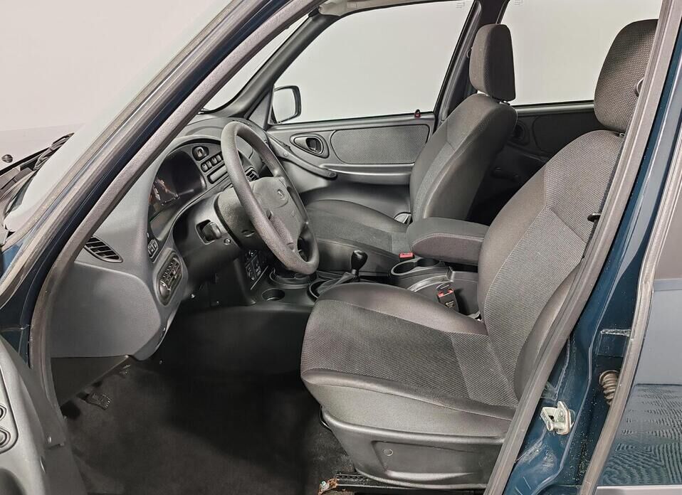 LADA (ВАЗ) Niva Travel, I 1.7 MT (80 л.с.) 4WD