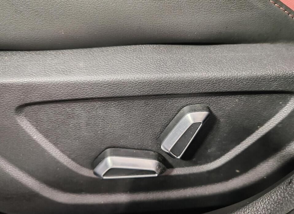 Geely Coolray, I 1.5 AMT (150 л.с.)