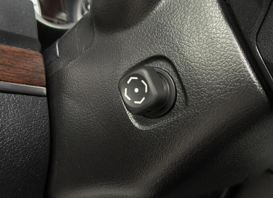 Toyota Land Cruiser, 200 Series Рестайлинг 2 4.6 AT (309 л.с.) 4WD