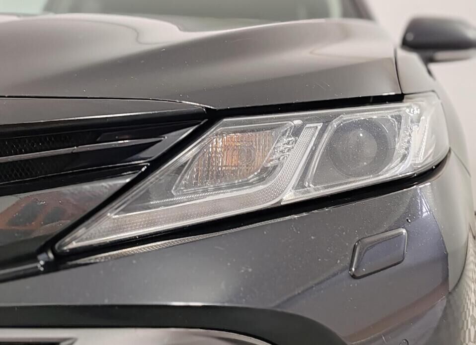 Toyota Camry 2.5 AT (181 л.с.)