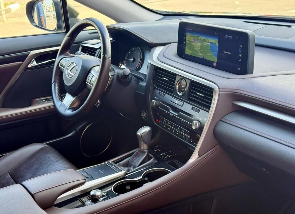 Lexus RX, IV Рестайлинг 300 2.0 AT (238 л.с.) 4WD