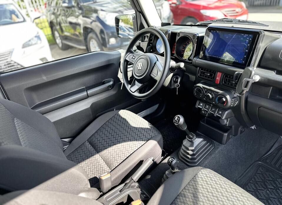 Suzuki Jimny 1.5 MT (102 л.с.) 4WD