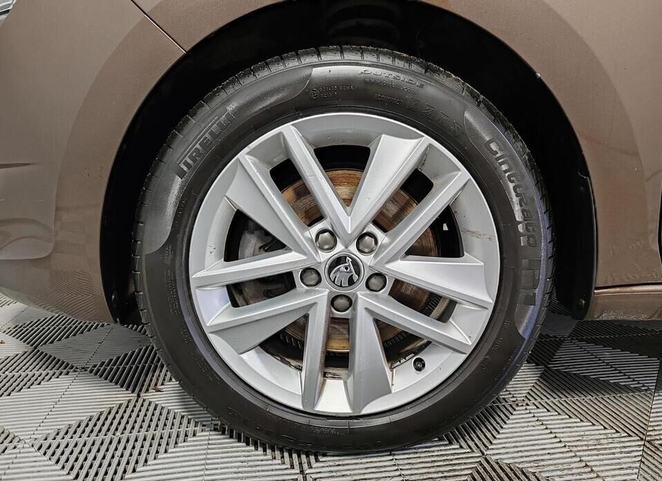 Skoda Rapid, I Рестайлинг 1.6 AT (110 л.с.)