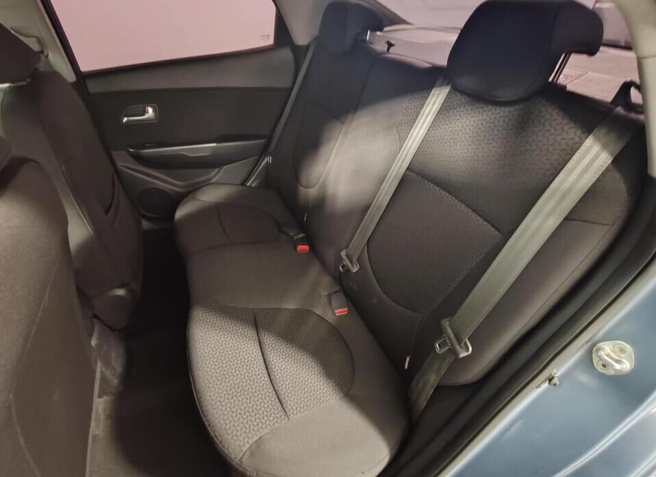 Kia Rio, III 5-speed 1.6 MT (123 л.с.)