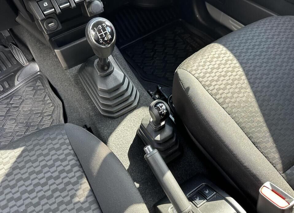 Suzuki Jimny 1.5 MT (102 л.с.) 4WD