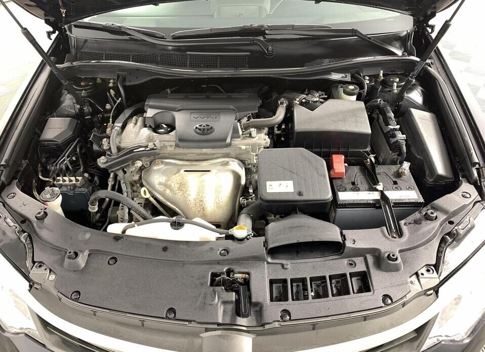 Toyota Camry 2.5 AT (181 л.с.)