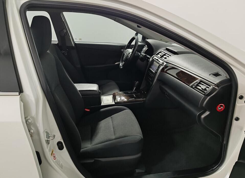 Toyota Camry, VII (XV50) Рестайлинг 2.5 AT (181 л.с.)
