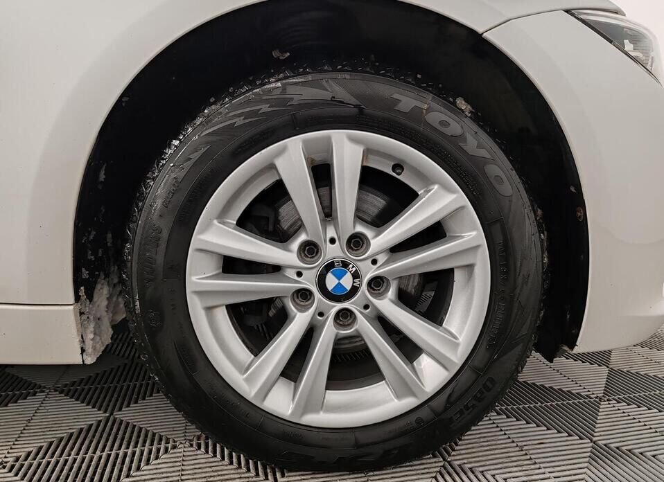 BMW 3 серии, VI (F3x) Рестайлинг 318i 1.5 AT (136 л.с.)