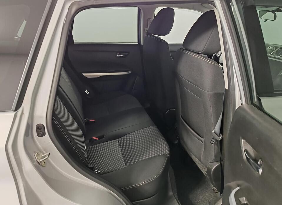 Suzuki Vitara 1.6 AT (117 л.с.) 4WD