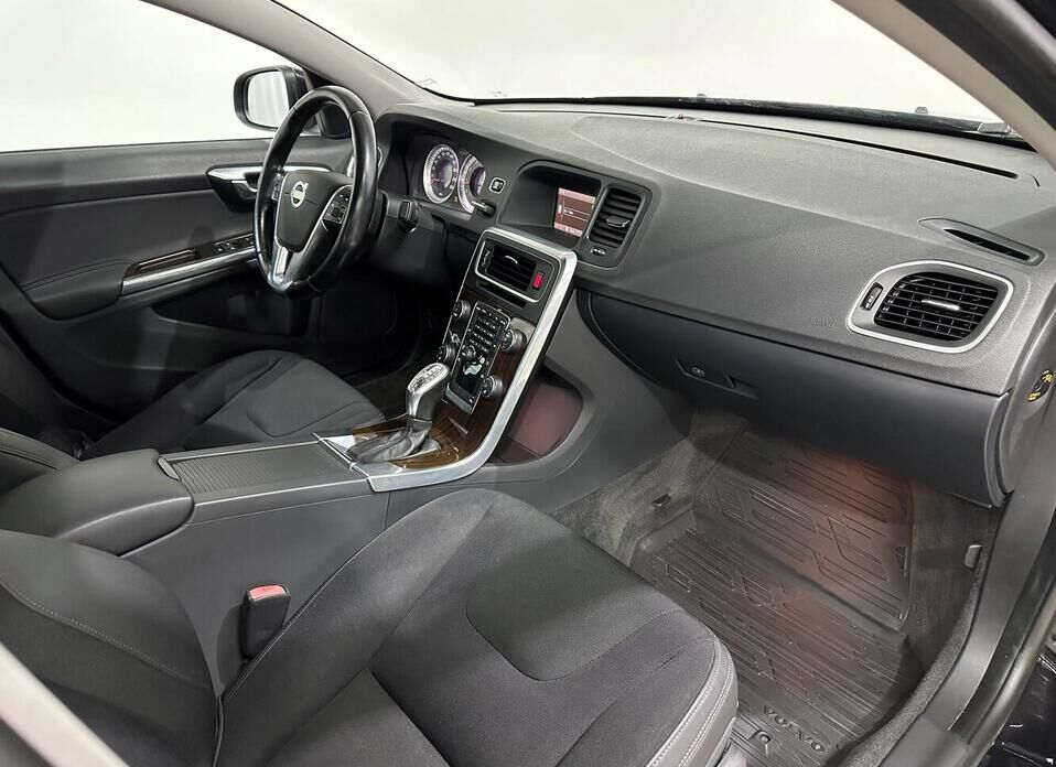 Volvo S60, II 2.5 AT (249 л.с.)