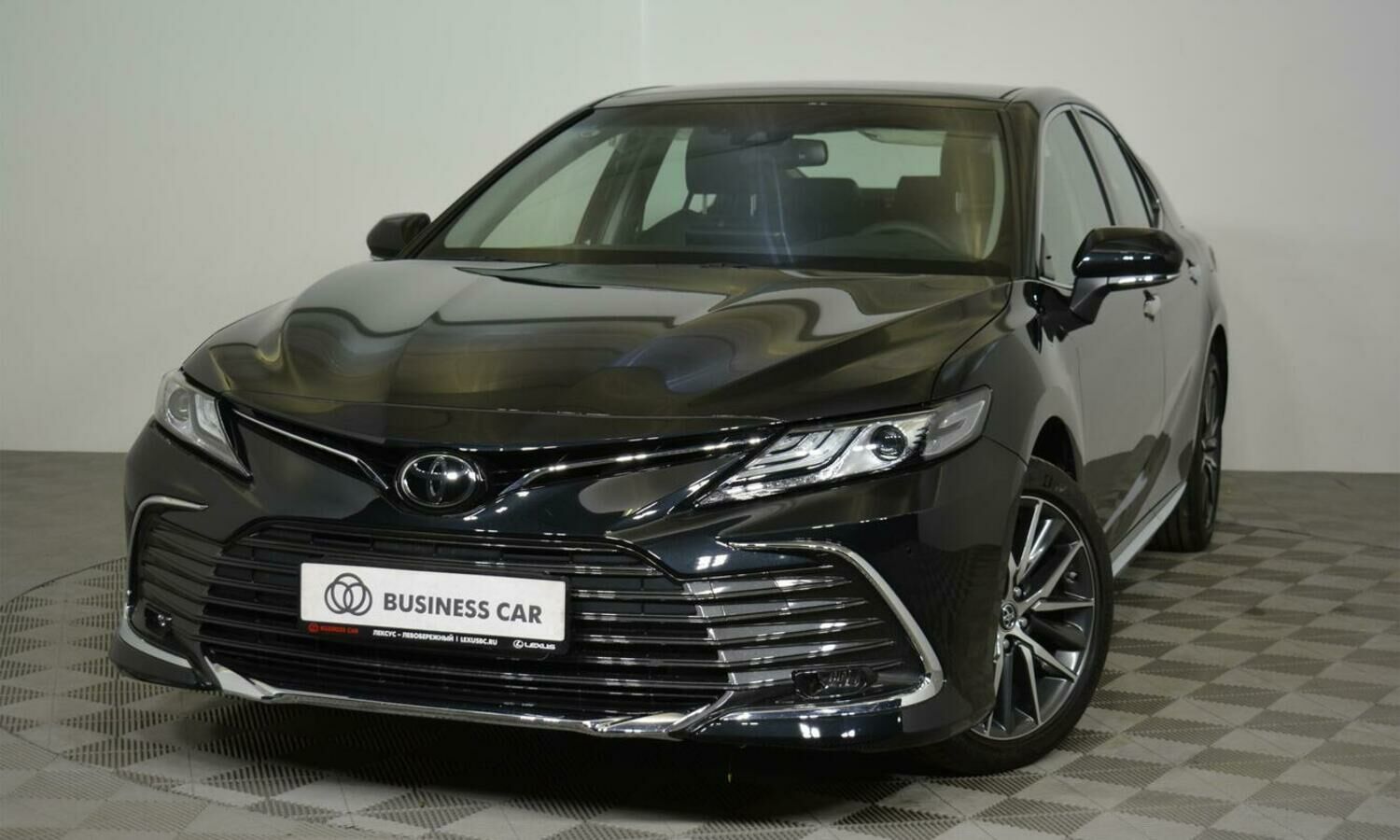 Купить Toyota Camry 2023 с пробегом. Цвет Черный - БИЗНЕС КАР