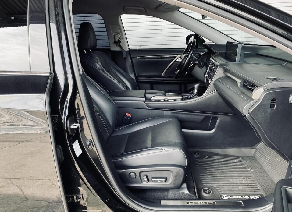 Lexus RX, IV Рестайлинг 300 2.0 AT (238 л.с.) 4WD