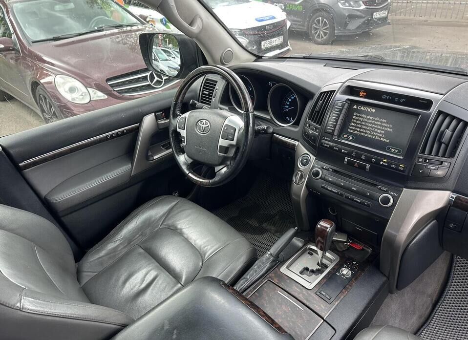 Toyota Land Cruiser, 200 Series 4.7 AT (288 л.с.) 4WD