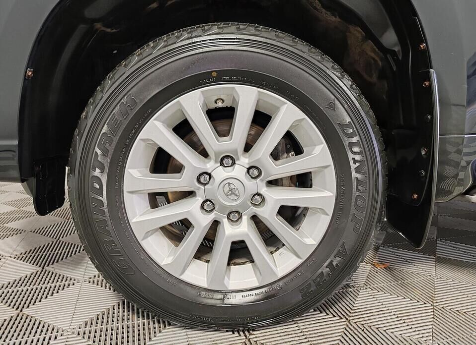 Toyota Land Cruiser Prado, 150 Series Рестайлинг 1 2.8d AT (177 л.с.) 4WD