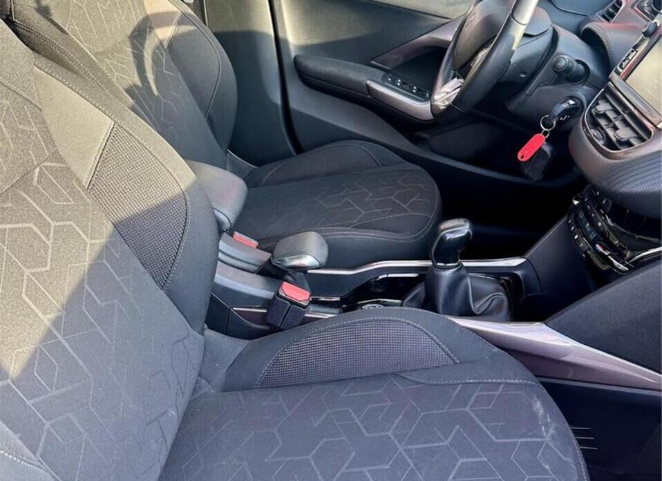 Peugeot 2008, I 1.6 MT (114 л.с.)