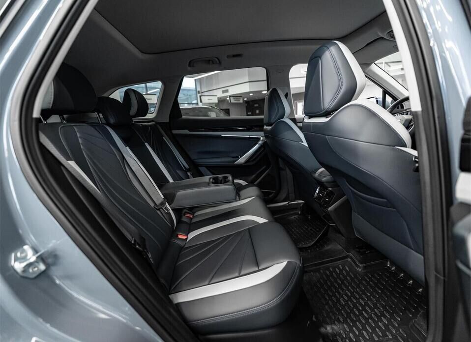 Geely Atlas, II 1.5 AMT (147 л.с.)