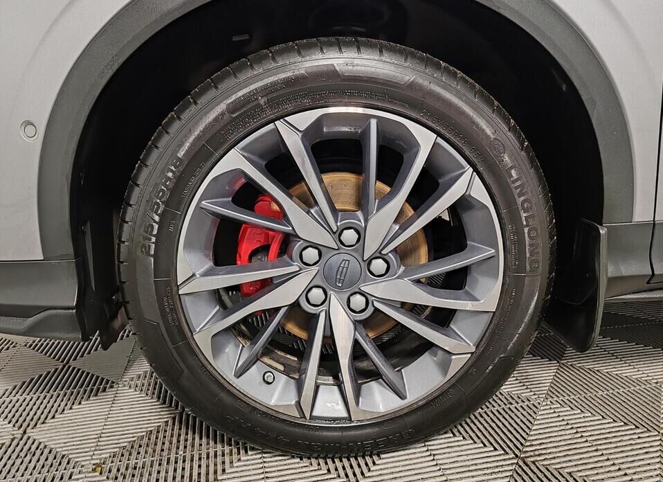 Geely Coolray, I 1.5 AMT (150 л.с.)