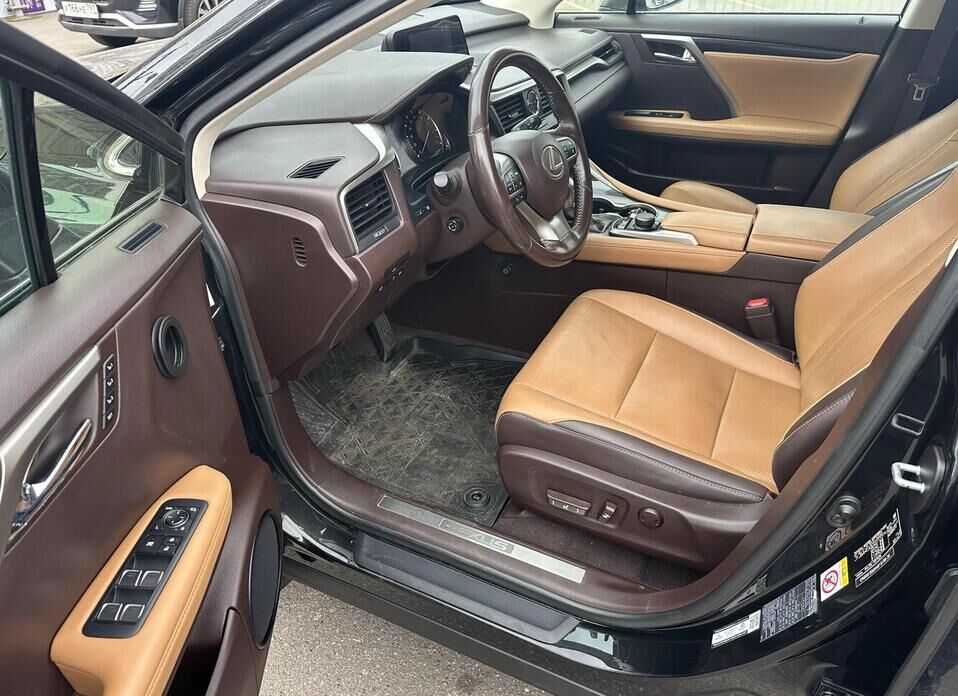 Lexus RX, IV Рестайлинг 300 2.0 AT (238 л.с.) 4WD