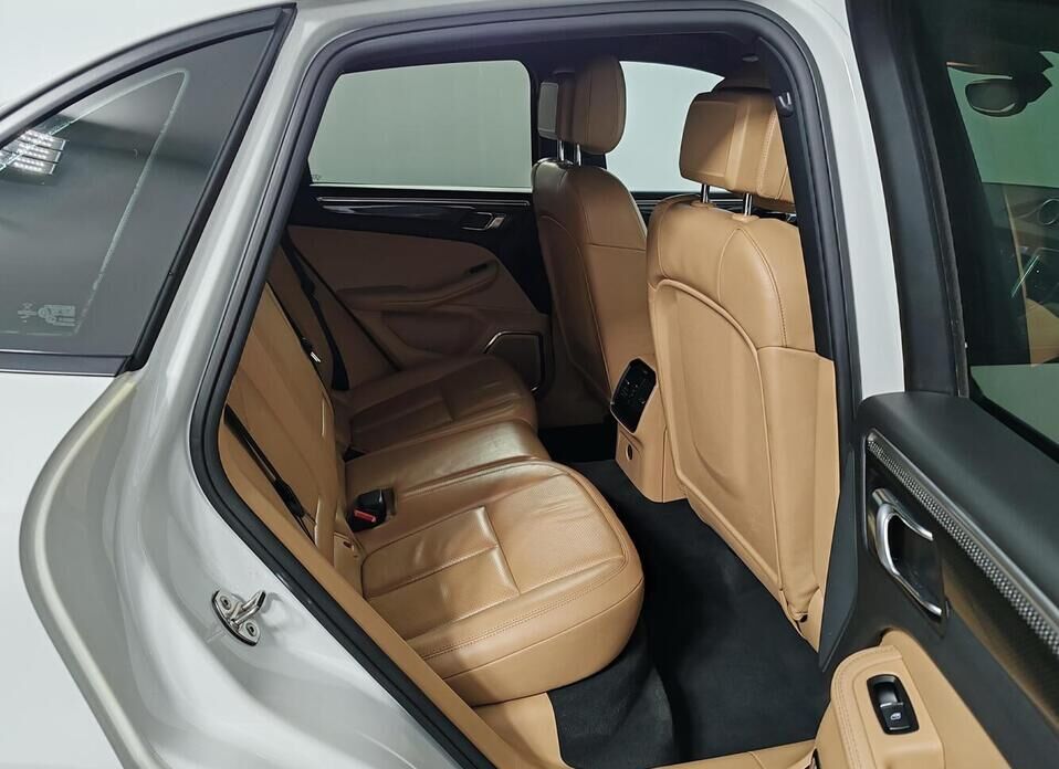 Porsche Macan, I 2.0 AMT (252 л.с.) 4WD