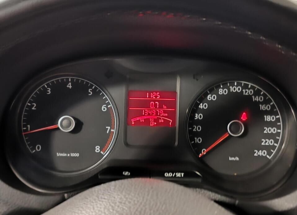 Volkswagen Polo, V 1.6 MT (105 л.с.)
